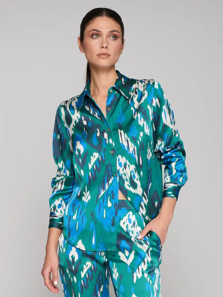 shirt-mafalda-flor-ikat-verde-azul (1).webp