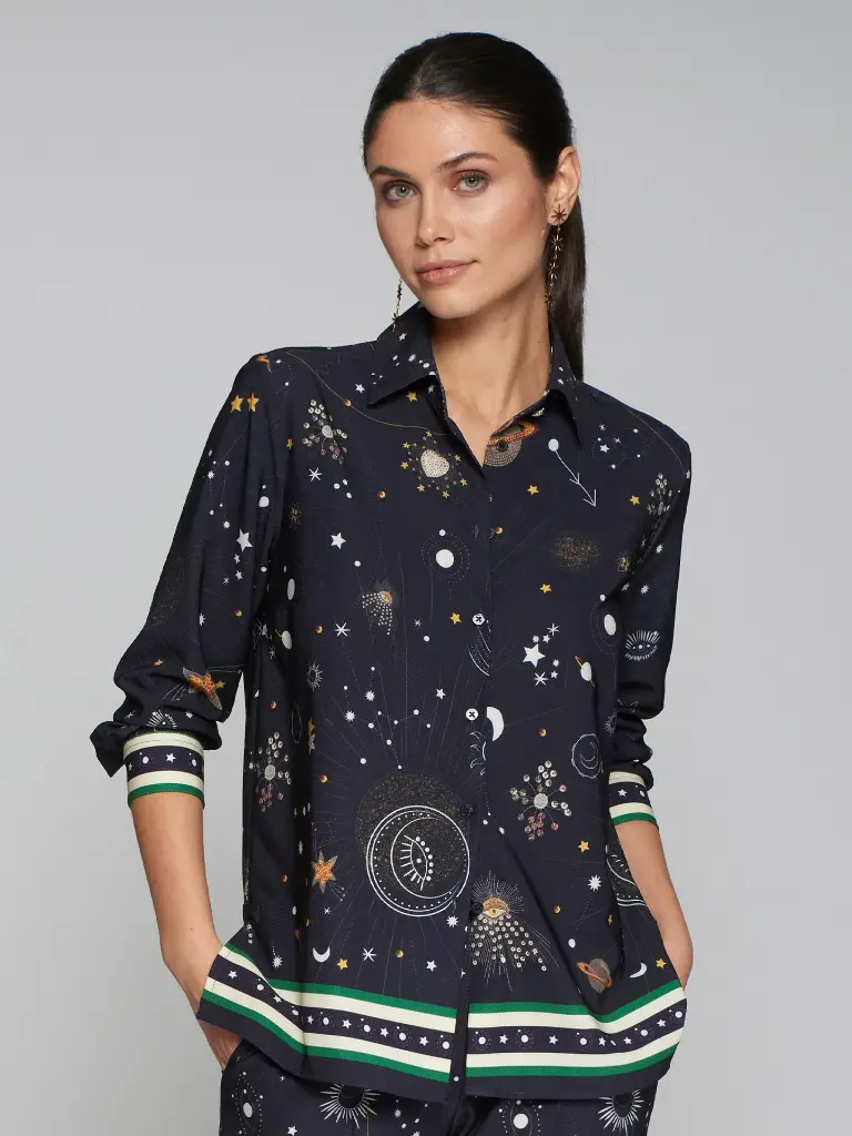 shirt-irina-cosmic-print-strech (1).webp