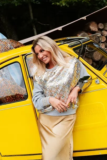 LES BLONDINETTES Sweat asymétrique strass gris or