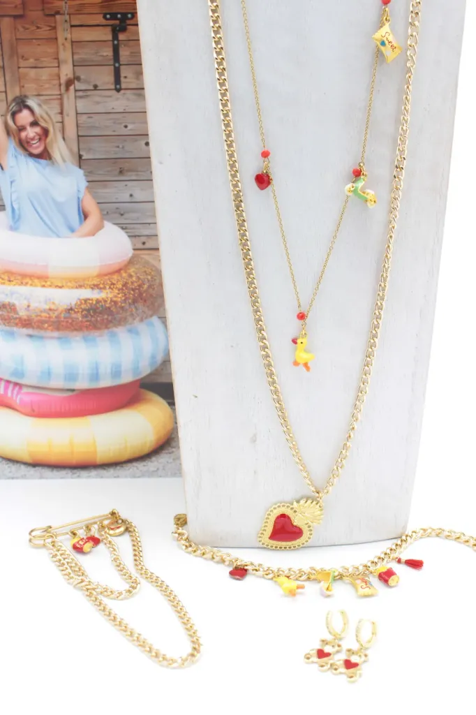 [x12-3-05] LES BLONDINETTES Collier long double chaine Charm fun coeur rouge