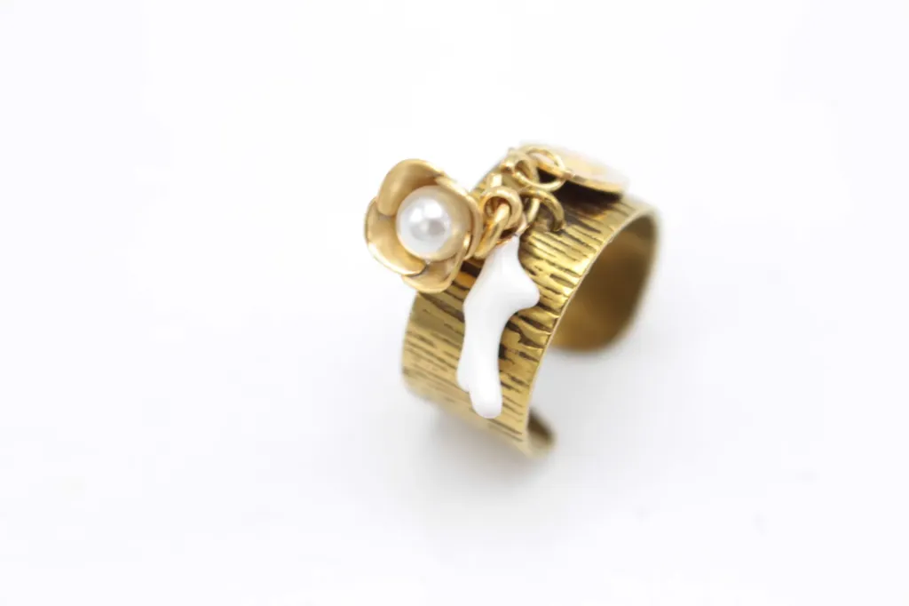 [x12-6-01] LES BLONDINETTES Bague or corail blanc